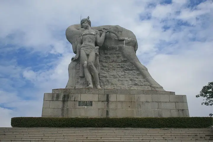Парк Лухуэйтоу — «Олень повернул голову»