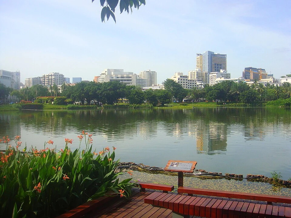 Парк Дунху — East Lake